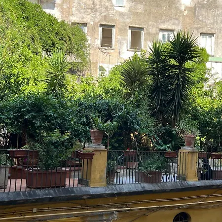 La Limonaia Di Chiaia Naples